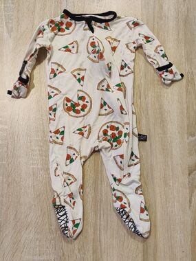 Pizza Print Footed One-Piece Size 0-3mo